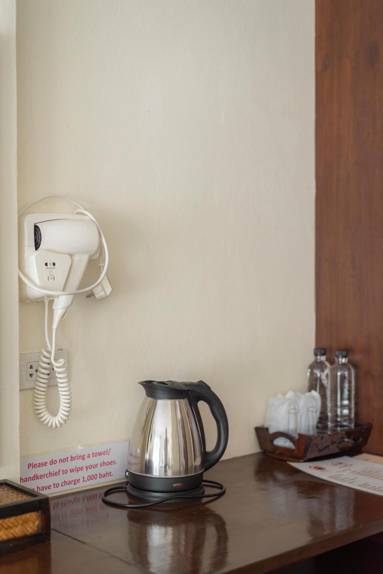 Hotel Manee Cool Mueang Chiang Mai Zewnętrze zdjęcie