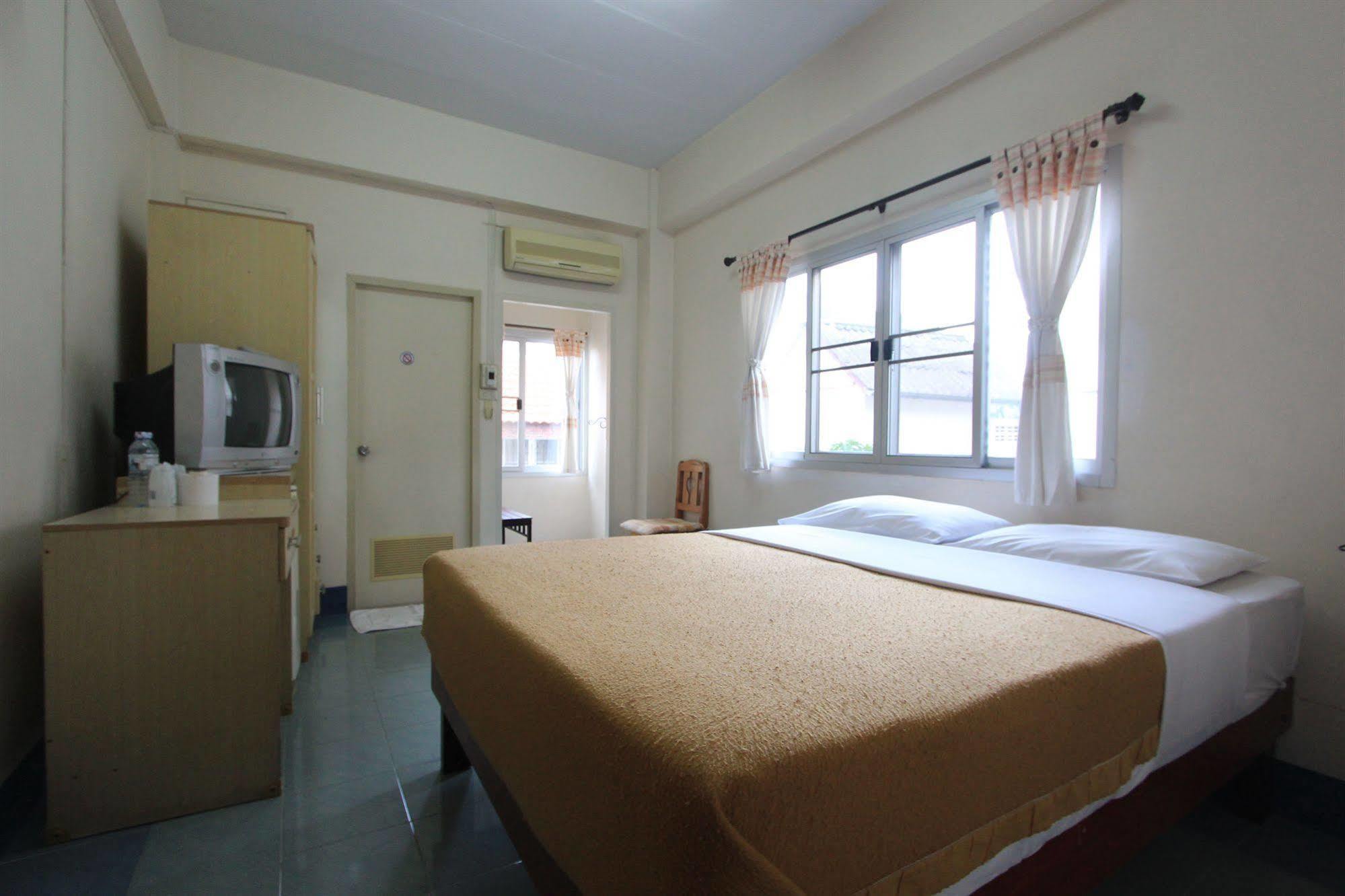 Hotel Manee Cool Mueang Chiang Mai Zewnętrze zdjęcie