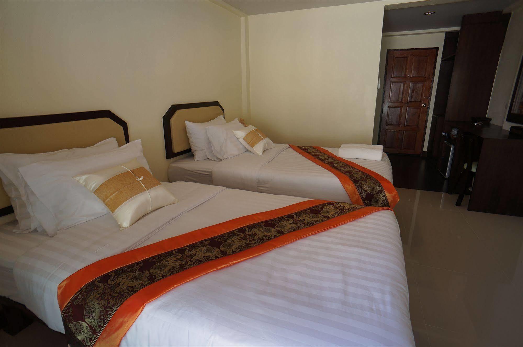 Hotel Manee Cool Mueang Chiang Mai Zewnętrze zdjęcie